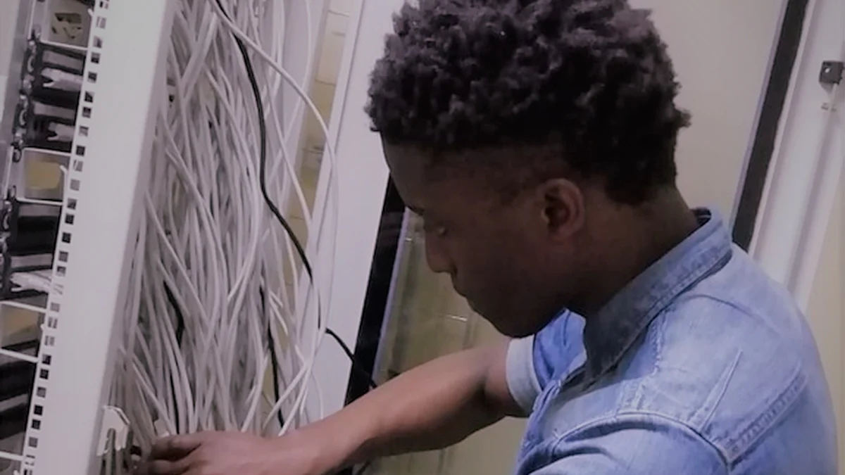 Advanced Features of 208V 3 Phase PDU